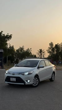تويوتا يارس ٢٠١٦ خليجي SAS ابيض صدفي ، محرك 1500 وكير AT ، تبريد ثلج و...