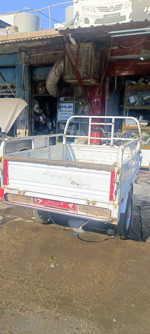 بۆ فرۆشتن ، نرخێکی گونجاوە ، گەر موشتەریت نامە بنێرە یان تەلەفۆن بکە 
*********** السليمانية, العراق

نص مكتوب في الصور:
- ***********
- 16 1111
- هه موو پارچه ی بده نگ
- به تاك و به كۆ