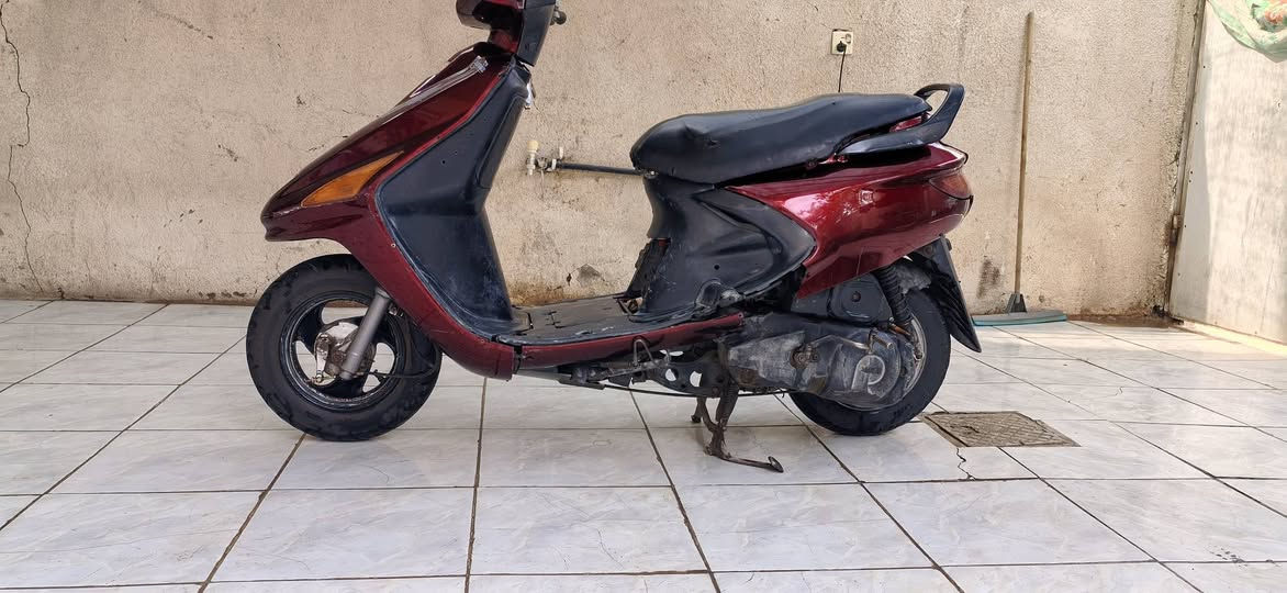 فراشه اسعر ١٥٠ دراجه يردله ترتيبات كهربائية طافيه دراجه نضيفه مال شغل شغاله بس بيه تبخير مكاني ابو غرق يم البوابه هاذه رقمي ***********

