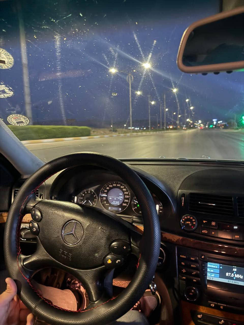 السلام عليكم 
للبيع  
W211 E350 4MATIC 2008
ايليكانس 
سياره بدون حادث بيها مكانات صبغ قليله
V6 3.5 المرغوب 
رادار تفاعلي
مثبت سرعه 
كشنات كهرباء
تدفئه كشنات 
حساسات امامي خلفي
سستم سماعت هارمن كاردن 
لايتات زنون داينمك 
تفاعليه مع حركه السياره
صدر جديد تبريد فول
و بعد باقي المواصفات المعروفه 
للاستفسار ***********
مكان السياره كركوك 
السعر 137
