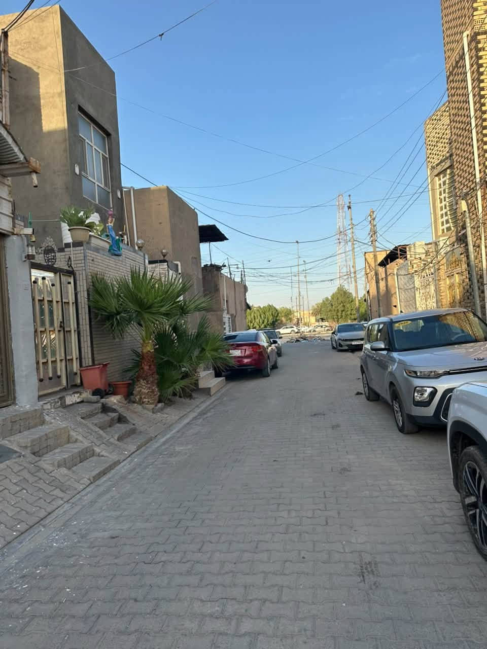 بيت في حي الشهداء للبيع
مقابل بريد الهندية اول فرع خلف التجاري المساحة 100 م الواجهة 5 والنزال 20 يحتوي البيت على طابقين غرفة واستقبال وصاله ومطبخ وصحيات عدد 2
والطابق الثاني غرفة وصالة
شليمان طابوق جمهوري بناء نظيف
السعر 135 مع المجال
التواصل واتساب او اتصال ***********
