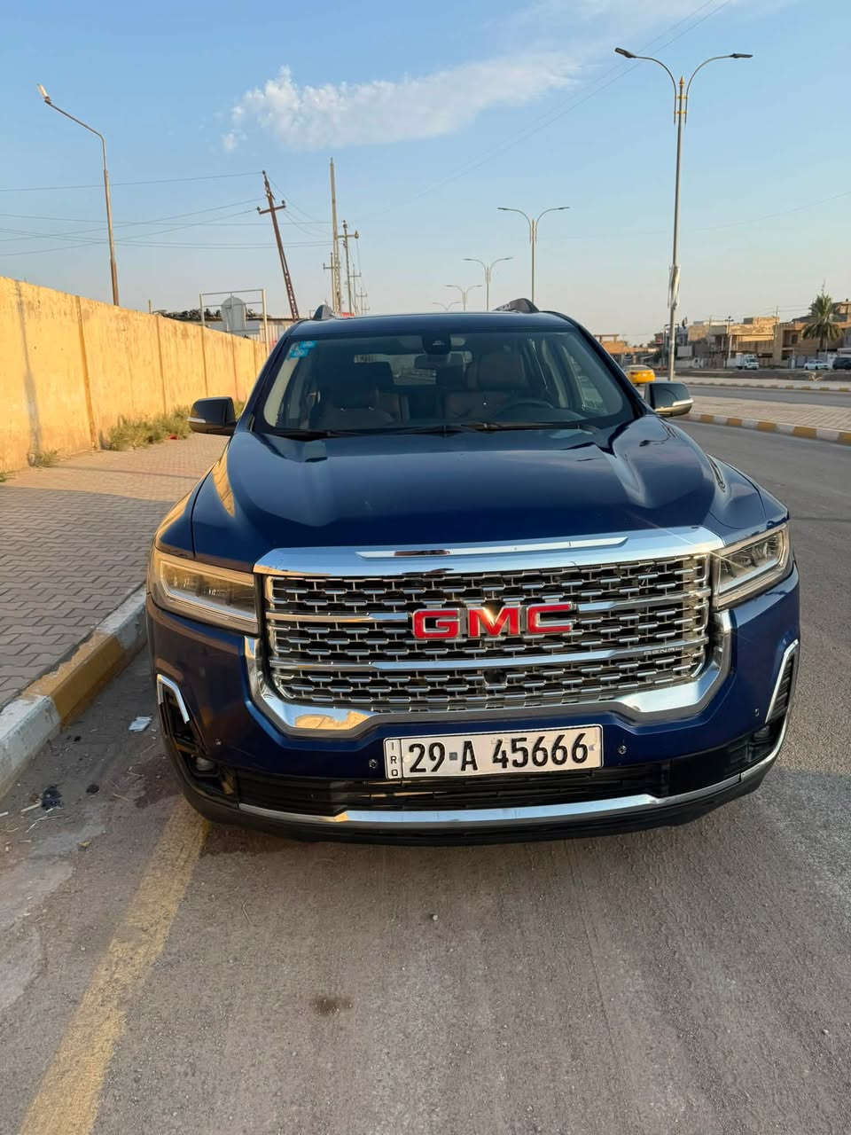 جمسي اكاديه
موديل 2023
ضررها قطعتين بنيد وجاملغ 
مواصفات بنيرامه كشن كهربأي 
جنطه شفط 
رادار امامي 
للستفسار اتصل عل رقم 
***********
***********

