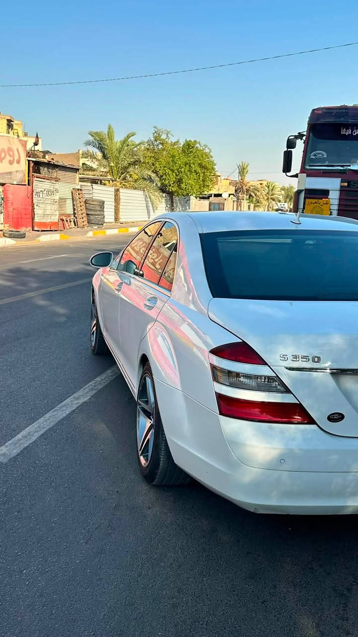 السلام عليكم 
مارسدس s350 2006 w221
- لون غرفة اسود+
- مري شفط
- جنطة شفط
-  فتحه سقف
-شاشه + ماوس 
-ستيرن كهرباء + تحكم ستيرن جهتين
- تبريد منفصل + قطعتين تبريد 
-كشنات كهرباء جهتين
-تدفئه كشنات 
-خزن ميموري 
-وضعيات قياده E-S-M
-اشاير مري 
-كروس سرعه 
-شاشه + تحكمات
-جام بلورايز بلادي
-بلوتوث بلادي 
-ويل ١٨ AMG
-كامرة خلفية بلاد
وباقي المواصفات معروفة
ماشية 153 الف   بيهه قطعتين كلير فقط . سياره جاهزة 
السعر 168وبيها مجال
الشراي يتصل ‭***********‬  متوفر واتساب
