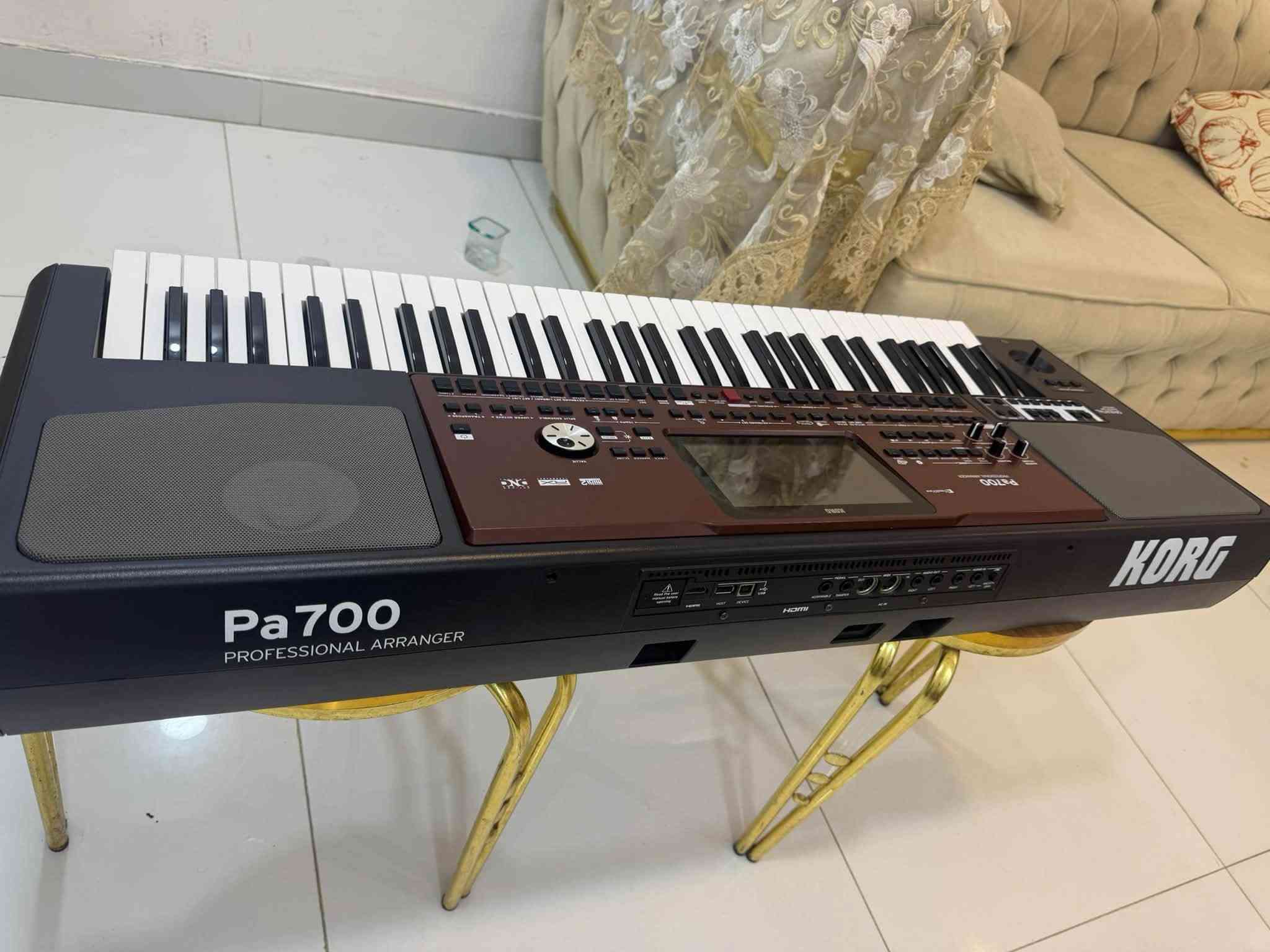 كورج 700 للبيع جهاز جديد حيل وما مفتوح ولا طالع حفلات السعر 9ونص ***********

