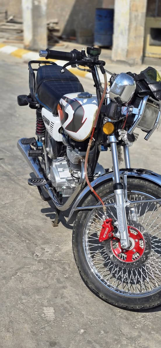 🏍️ للبيع دراجة تايكر موديل 2025
📍 الموقع: جلولاء

• الدراجة نظافتها 100% مثل ما موضح بالصور
• المحرك نص هندر ويشتغل 125cc
• الدراجة بيها ملاحظات بسيطة وصغيرة .
• كل التفاصيل واضحة بالصور، والصور موضحة حالة الدراجة بالكامل
• جاهزة للبيع

💰 السعر: 650 ألف دينار
🔥 بيها مجال للجاد فقط

📌 سبب البيع: مستعجل على أقساط الجامعة.

☎️ للاتصال: ***********
❌ ما بي واتساب هذا الرقم
📩 تحب تراسل؟ ماسنجر أو اتصال رصيد.

الرجاء قراءة الإعلان ومشاهدة الصور قبل التواصل، لأن كل التفاصيل موضحة بالإعلان.
