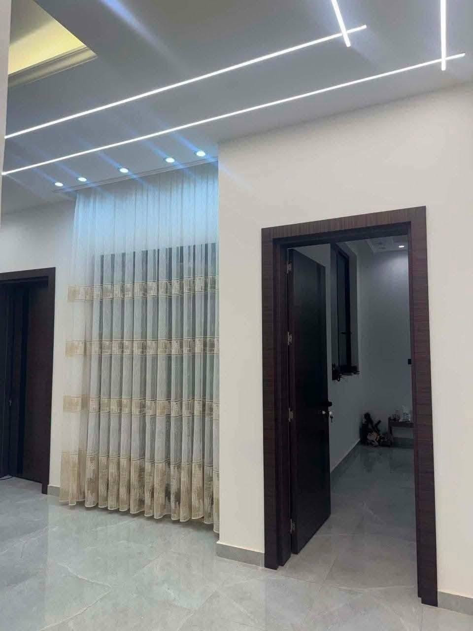 دار للبيع طابو ملك صرف الموقع حي المرتضى خلف اسواق الانوار المساحه 237متر مربع النزال30-18 متر بناء نظيف 3غرف نوم هول صاله مطبخ ومجمع صحيات عدد 2 للاستفسار مكتب النبل للعقار والبناء والهندسه *********** واتساب *********** واتساب
