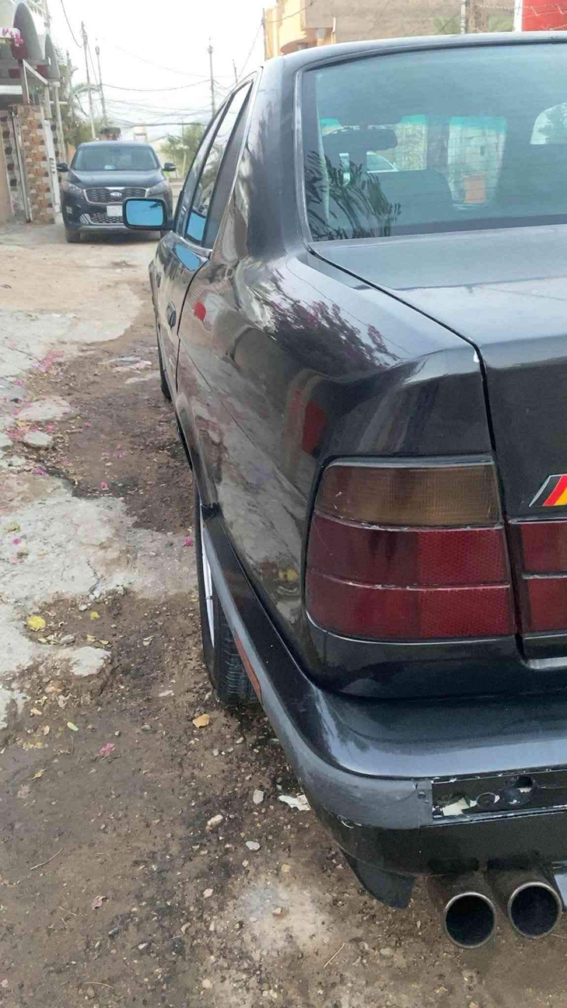 بي ام 535 لون اسود كذاب موديل 1990 مكينه وكير جديدات شاديلها غرفه جديده تبريد غير شغال ورقم بغداد جديد سعر60 ورقه أو مراوس أب بي ام مكان السياره النجف ***********
