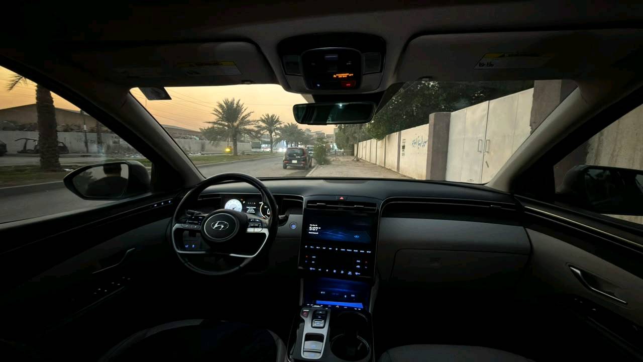 توسان لمتد وارد امريكي فول 1/1 حادثه قبغ صندوك امبدل ابلادي بدون صبغ السياره كلش حلوه بدون ايرباك كله على وضعية الشركه،،،، موبايل *********** بلعافيه ع الياخذه