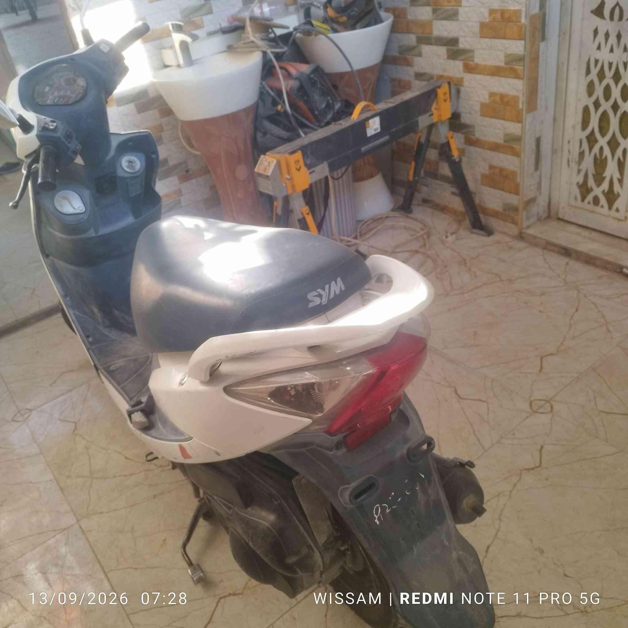 دراجه سيام   عل وضع الشركه جديدة
شرط تشلع الكاع اول تحريكه  ما مفتوح بيهه برغي 
سعر 700  بيه مجال     شراي يتصل او واتساب     ***********
