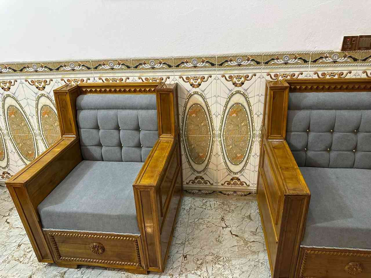 سلام عليكم معمل الزهيري لعمل جميع انواع الدواوين والتخومه حسب طلب 
مواد العمل بلوك بلاويد 
خشب جام روسي اسفنج هاي اكسترا ١٠سم 
اجود انواع الاقمشه تركيه مبطن 
للاستفسار مراسله ع خاص او الاتصال ع رقم *********** او زورنا بلموقع بعقوبه التحرير قرب الغذائيه
