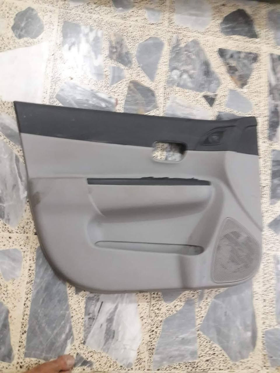 للبيع غراض باب السائق اكسنت من ٧ إلى ١١ وشيش بنيد مضلع  مكاني بغداد للإستفسار ***********
