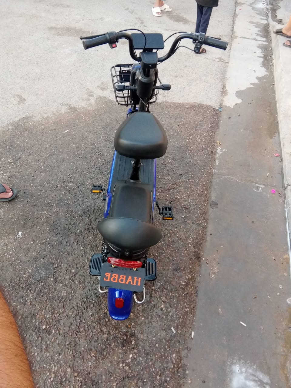 200الف قفل جديده شاحنه اصليه ماخذهه 350قبل شهر اخوان قفل 4بطاريات ***********
