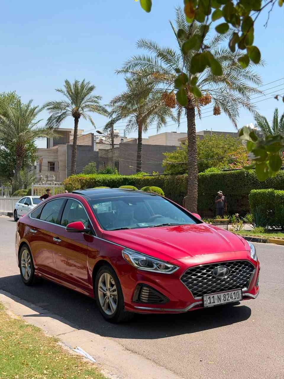 للبيع سوناتا 2019
وارد امريكي 
مواصفات limited 1/1 
بصمة 
بانوراما 
كشنات جلد تدفئة تبريد 
كشنات امامي كهرباء 
بردات خلفيه 
سستم صوت انفنتي 
ماشية 89 mi
ستيرن تدفئة 
وضعيات قيادة 
ابل كار باي اندرويد اوتو 
قطعه تبريد خلفي 
وباقي المواصفات المعروفه 
حادث السياره جاملغ وبنيد وباب الصدر كلير 
وصور حادث نازله
مكان السياره بغداد حي الجامعه 
السعر 138 $ وبيه مجال 
☎️ ***********
