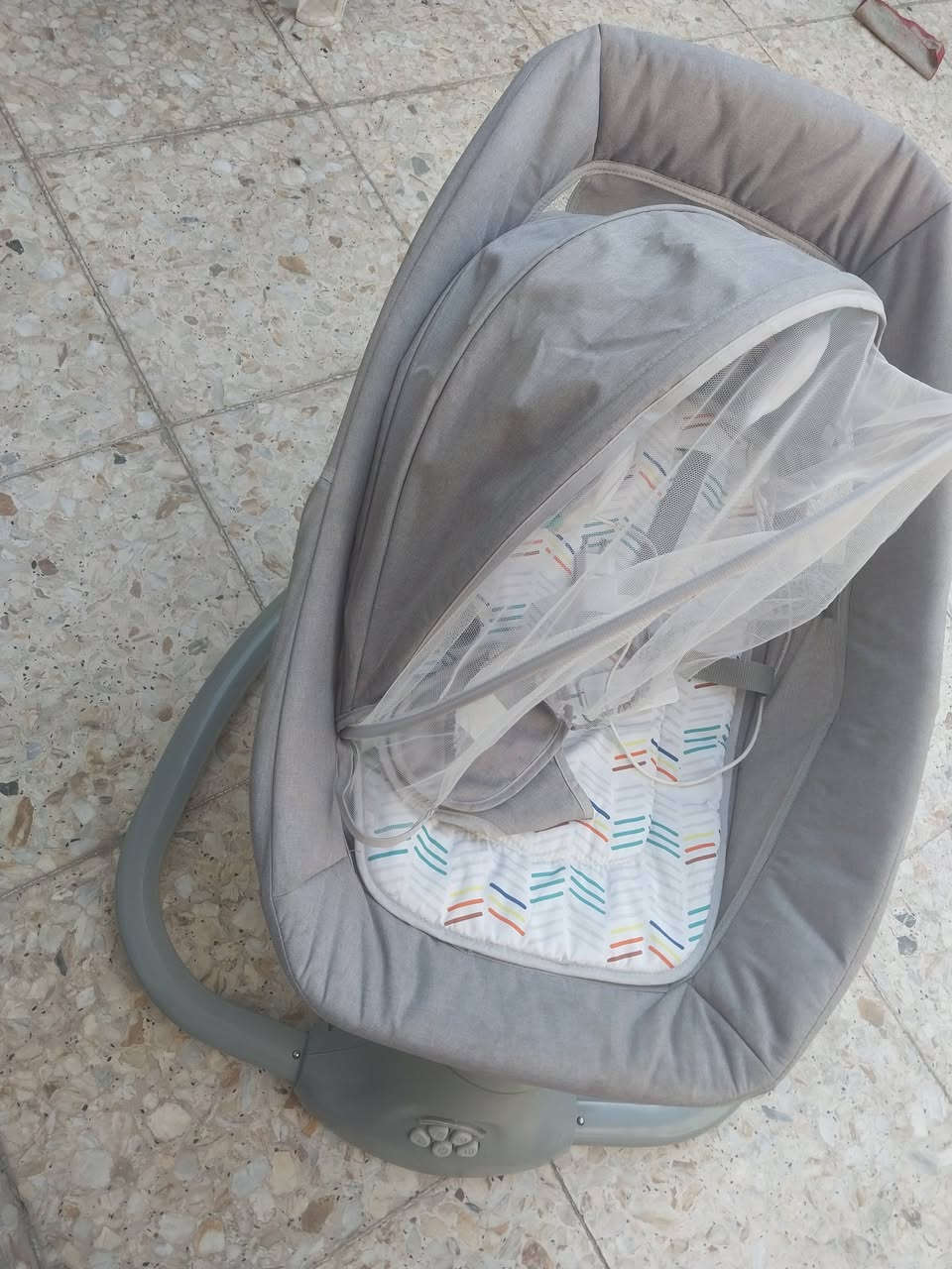 كرسي طفل هزاز نوع ماستيلا بي ريموت ومظلة اخو الجديد
مفيد جدا للاطفال 
المكان حي الجهاد 
السعر ٥٥ الف
***********
