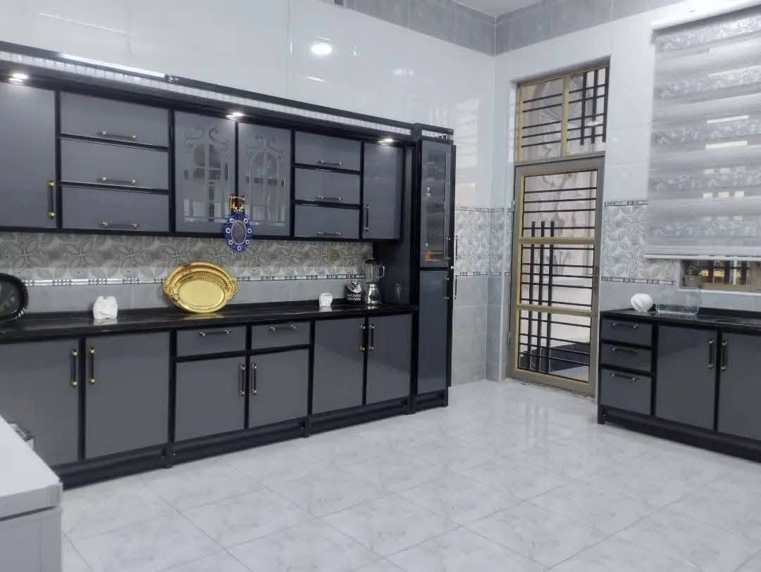 بيت للبيع في الشهابي يبعد عن الفلوجه 10دقايق استقبال و غرفتين وصاله ومطبخ  ومطبخ خارجي الطابق الثاني غرفه وصاله  شارع 12 قرب المستوصف وقرب المدرسه المساحه 420 وشارع تبليط صنف العقار زراعي مسجل باسمي ماء وكهرباء مقدم معاملة تطويب بي  👏 للاستفسار راسلوني  وتدللون 🤝🕊️ ***********
