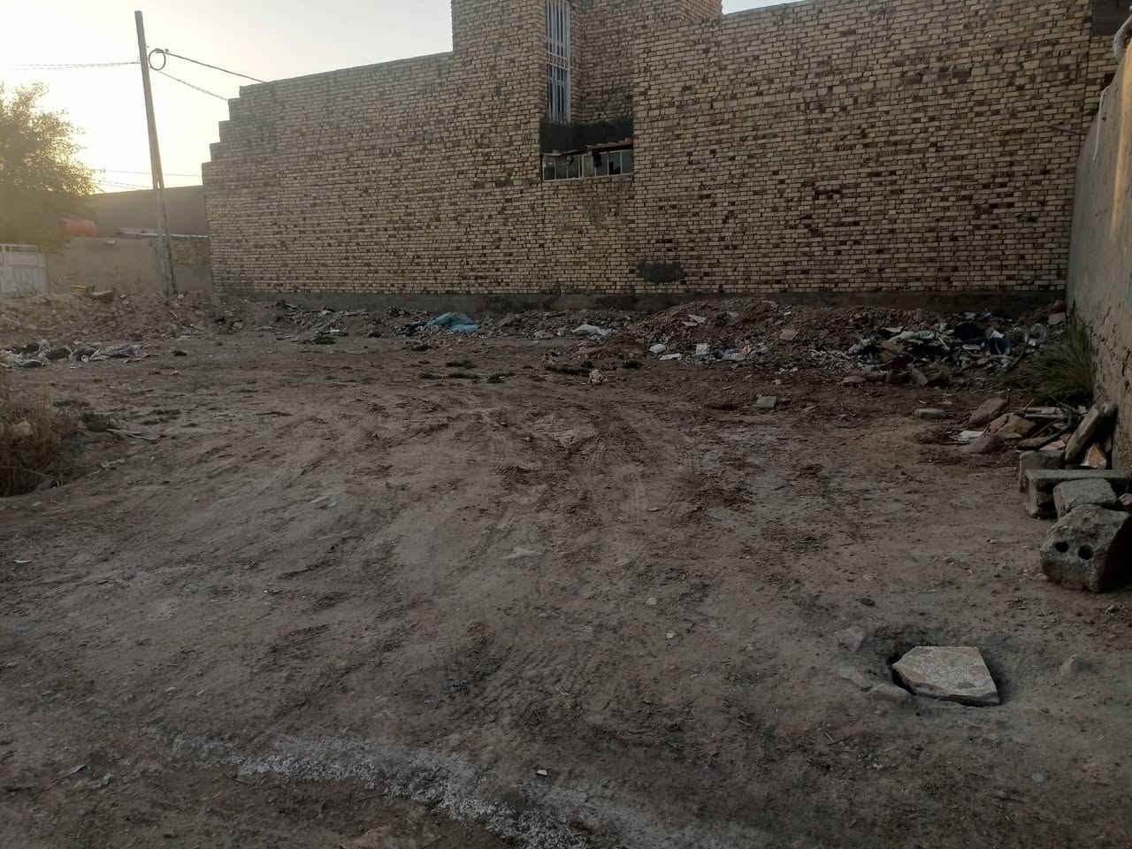 السلام عليكم
قطعة للبيع 
طابو صرف 
250 متر 
ركن على شارعين 
المكان قضاء الشافعية مدرسة الشهباء قرب مولدة حميد 
للاستفسار 
***********
***********
رقم القطعة والصور مرفقه بالمنشور
