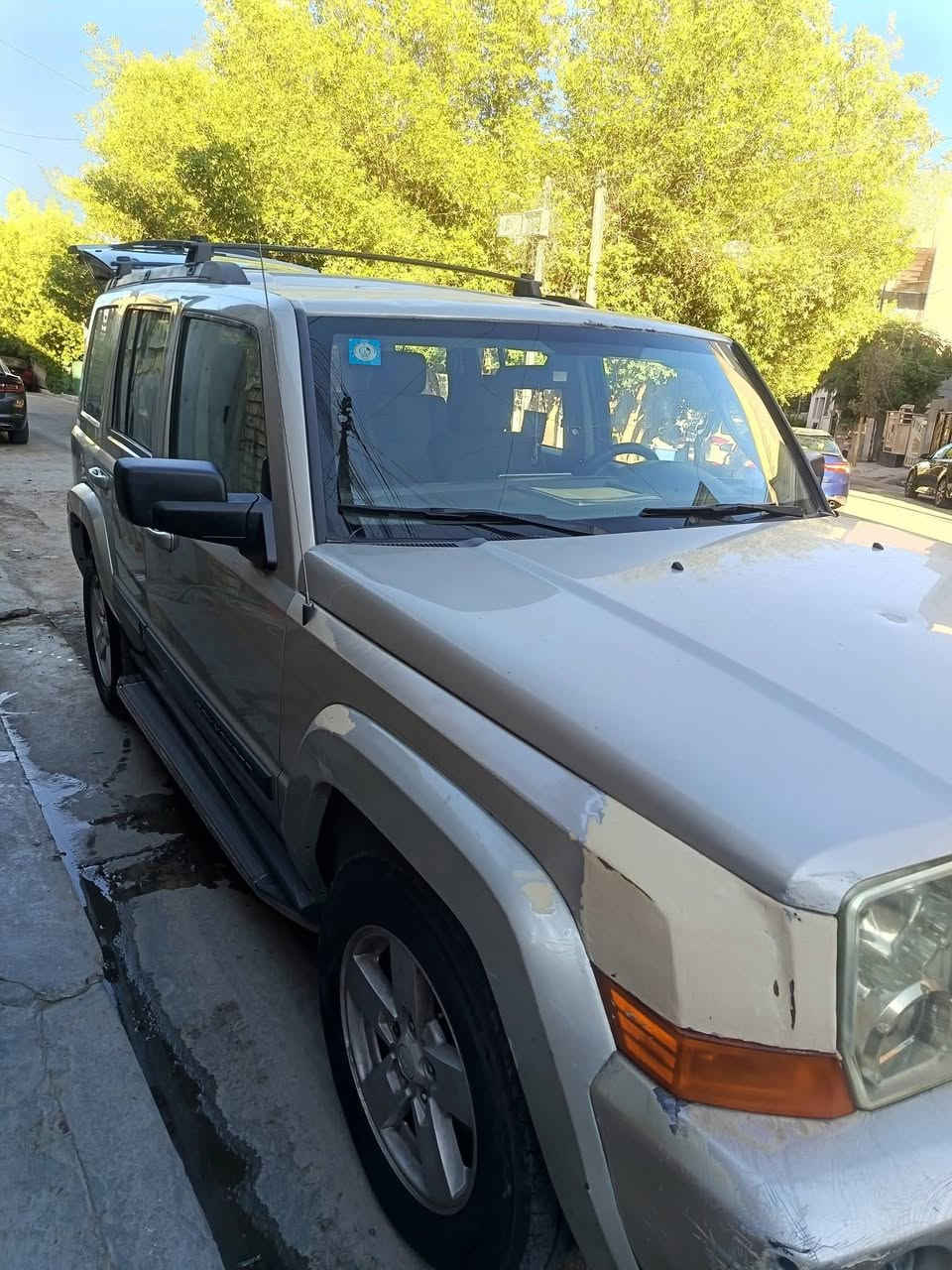 جيب كوماندر 2007 
سته سلندر 3700
سبعه راكب 
3قطع تبريد 
كير مكينه تبريد خير من الله 
تدفه تبريد سياره تحكم ستيرن 
كشن سايق كهربا شاشه كامرا 
سياره بيها بس ال جاملغ الأيمن الامامي 
بدون دواخل نضيفه سياره 
سياره ب اسمي 
مكاني بغداد الدوره حي الصحه 
السعر 95 وبيها مجال 
***********
***********
