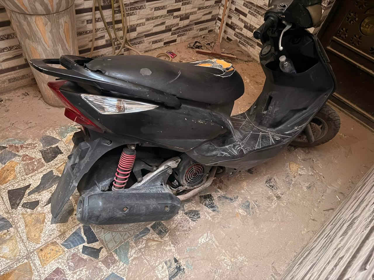 دراجه ثعلب دراجه مفتوحه مكينته دراجه بسمي دراجه صارلي سنه من مشتريه سعر 650 وبيه مجال
***********
