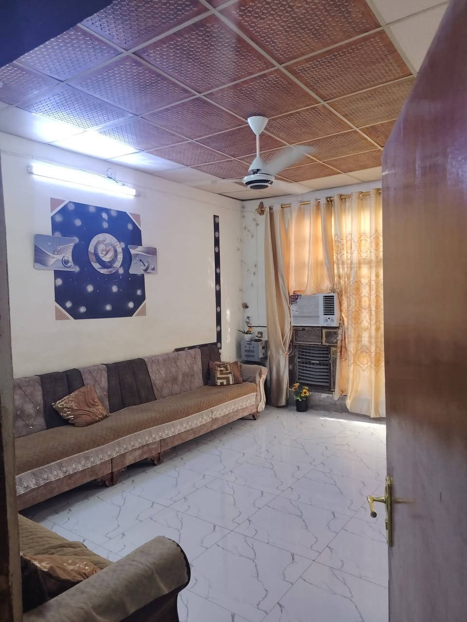 بيت للبيع الموقع كاطون الرازﻲ الحولي  مساحه 100متر سقفه سندويج الاستفسار على الرقم  *********** السعر 25وبي مجال
