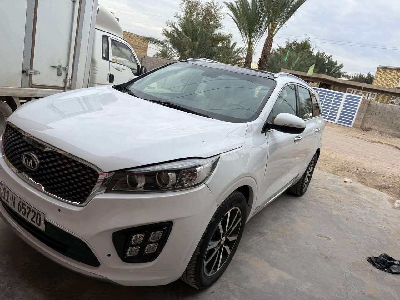السلام عليكم
🚘 كيا سورينتو 2016 SXL فل مواصفات

🔥 فئة SXL

🔹 محرك V6 3.3

🔹 قير أوتوماتيك 6 سرعات

🔹 7 ركاب

🔹 جلد Nappa فاخر

🔹 فتحة بانوراما

🔹 كراسي كهرباء وذاكرة

🔹 تبريد وتسخين كراسي أمامية

🔹 تسخين سكان

🔹 شاشة 8 إنچ

🔹 كاميرا خلفية

🔹 نظام صوت Infinity

🔹 باب خلفي كهربائي

🔹 مرايات طي كهربائي

🔹 جنوط 19

🔹 حساسات ومواصفات أمان متكاملة

🔹 مثبت سرعة

🔹 تحكم سكان

🔹 3 صفوف

سورينتو SXL يعني أعلى فئة ومواصفات كاملة 🔥

السيارة نظيفة ومناسبة جداً  

العنوان واسط كوت ***********
