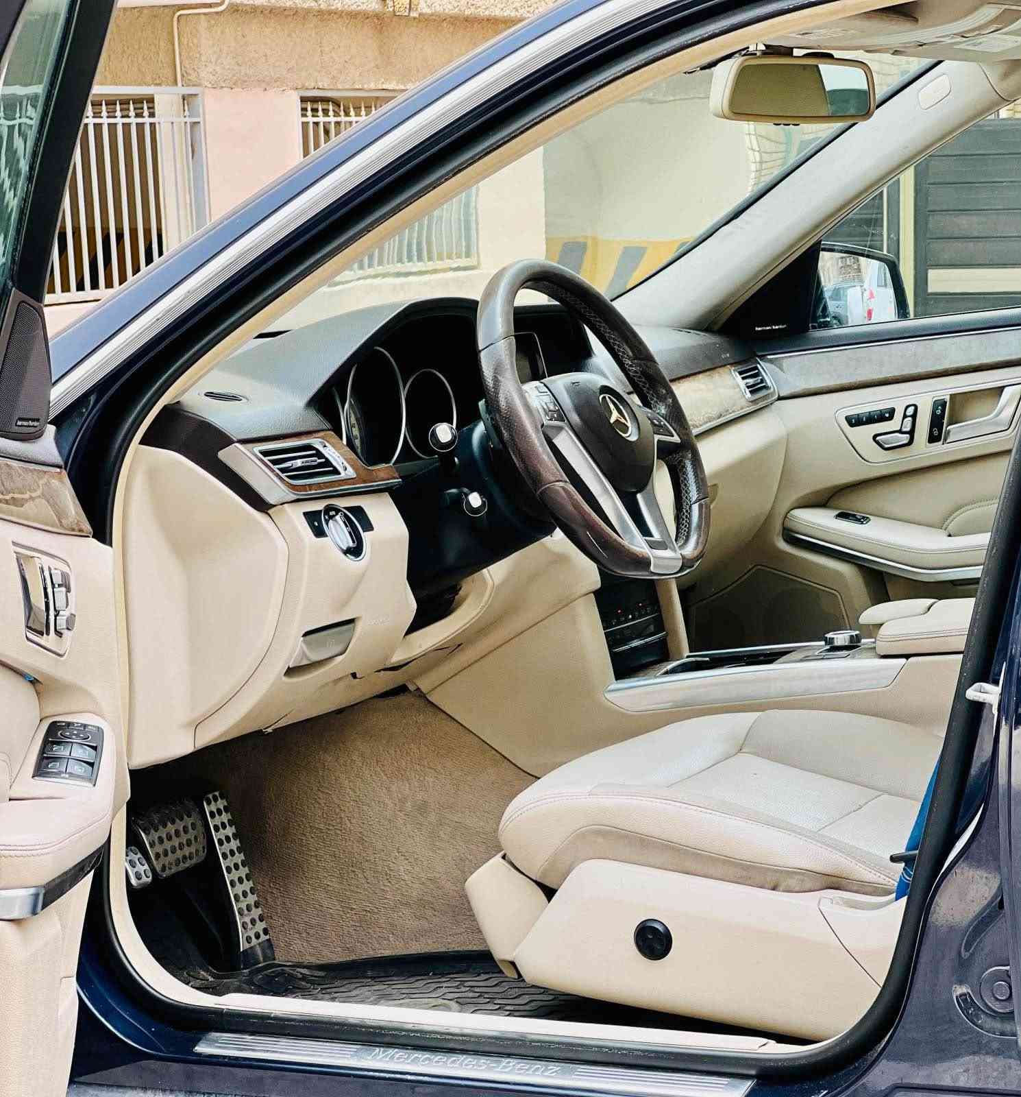 السلام عليكم 
☎️ ***********
السعر (180) ورقه 
للبيع مرسيدس E350 موديل 2016 فول 1/1 اعلى مواصفات 
محرك 6سلندر تو يل 
وارد امريكي حادثه بسيط طخه بالايت عكسدالسايق وهنا انشخط باب خلفي وصبغته ابيعك 3قطع بدون دواخل او شاصي  لون نيلي وكت كامل E63 AMG
جاهزه بدون اي نقص وترايه مال سياره جديده ماشيه 115 الف رقم جديد وهزه جديده وسنويه ل31
مكانه بغداد اليرموك 4شوارع بغداد, العراق

نص مكتوب في الصور:
- 37978307