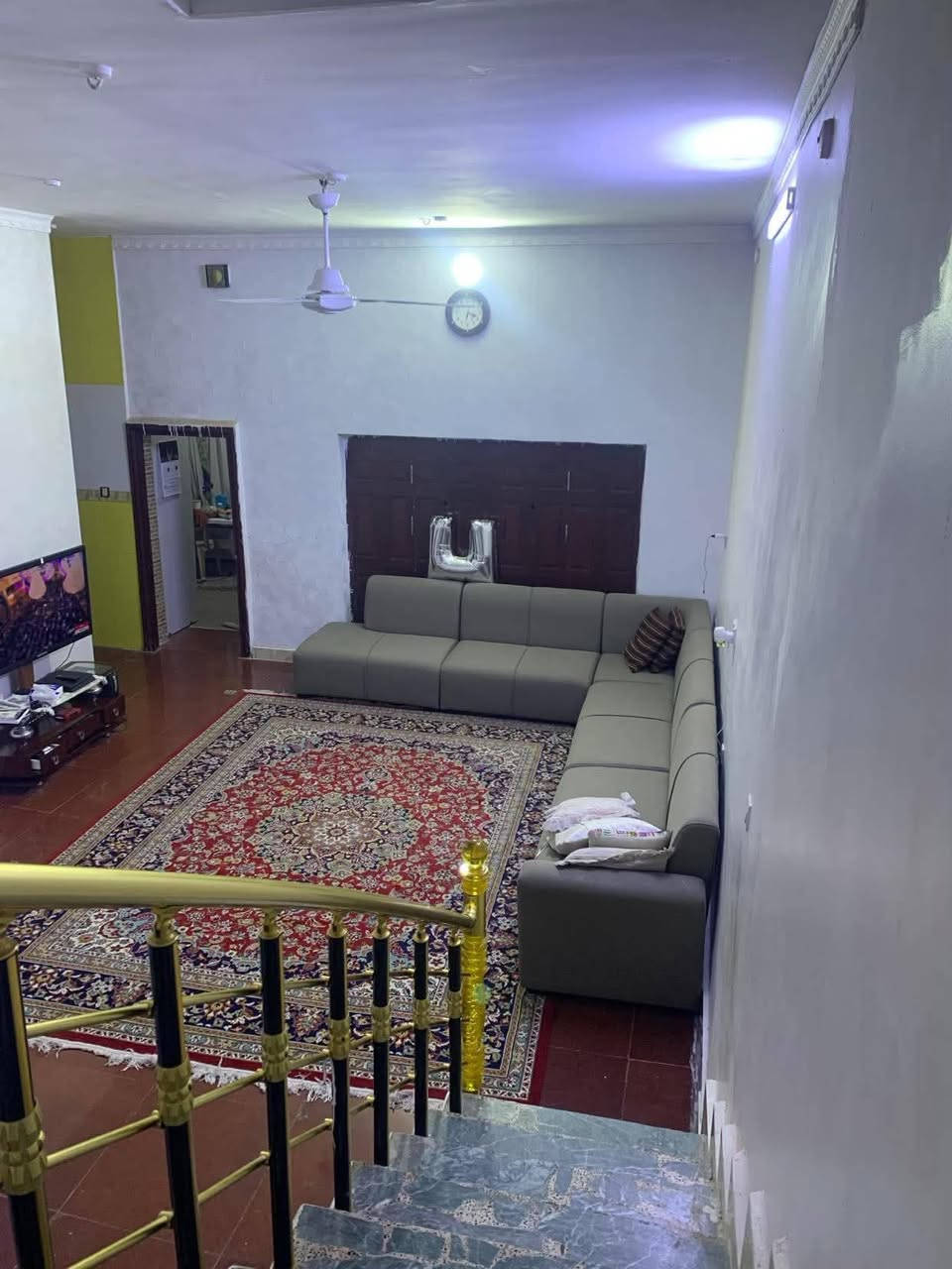 🏡 بيت للبيع – المشتل | بناء كونكريت نظيف

📍 الموقع: المشتل
📐 المساحة: 157 م²
📏 الواجهة: 9 أمتار
🏗️ البناء: كونكريت – طابقين
📅 سنة البناء: 2011

🔹 الطابق الأرضي:
• غرفة
• صالة
• مطبخ
• استقبال
• صحيات داخلية وخارجية

🔹 الطابق الثاني:
• 3 غرف
• صالة

📞 للاستفسار والتفاصيل: ***********

🏢 مكتب آل شبر للعقار
📜 مجاز رسميًا من غرفة التجارة العراقية – إجازة رقم 1317
⚖️ نعمل وفق الأصول القانونية وتعليمات النافذة
🤝 مهنية وشفافية وحفظ حقوق جميع الأطراف

📍 زورو مكتبنا: الشوملي – قرب المربعة – مقابل مدرسة الحسن المجتبى الأهلية

عقارك أمانة، واختيارك يستحق الثقة.
