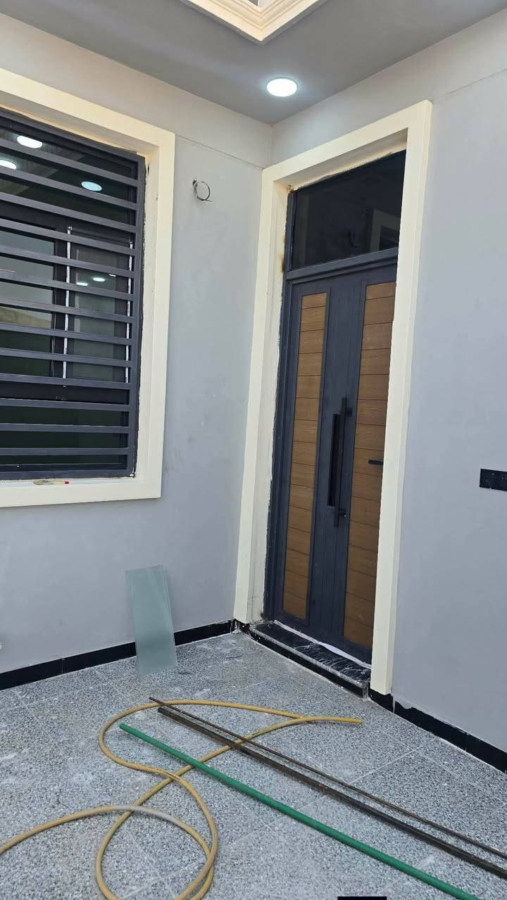 🏡  بيت للبيع_بناء حديث
الديوانية / مجمع حيدر ابن حجي هندي حولي الجامعة اول بيت بالمجمع
🔸طابو زراعي سند 25  . 
المساحة 200م² – طابق واحد
🔹 2 غرفه نوم + استقبال + صالة
🔹 3 صحيات
🔹 مطبخ 
🔹 كراج سيارة 
🔹 المجمع كامل الخدمات ماء مجاري تبليط انارة ليلية
🔸 . 
📞 للاستفسار: مراسلة الصفحة،
 او الاتصال على *********** واتساب مراجعه

نص مكتوب في الصور:
- ***********