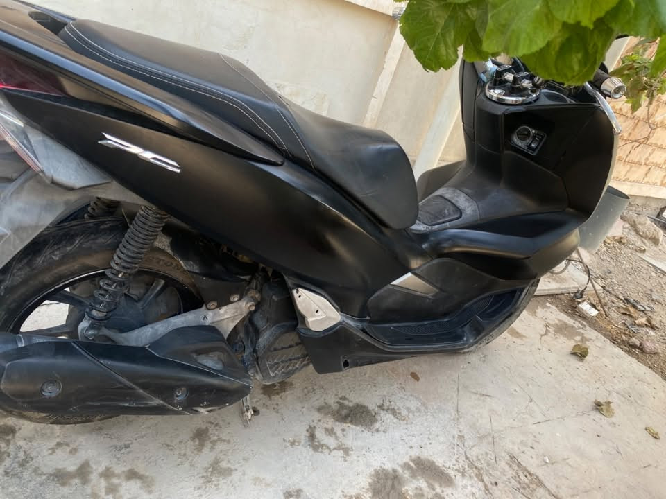 سلام عليكم pcx  جيل ثالث ماشيه 23 دراجه مكفوله وخير من الله تجي تكلب وتاخذها
 من باب بيتي عنواني الكاظمية الطي سعر 14 ورقه 
***********
