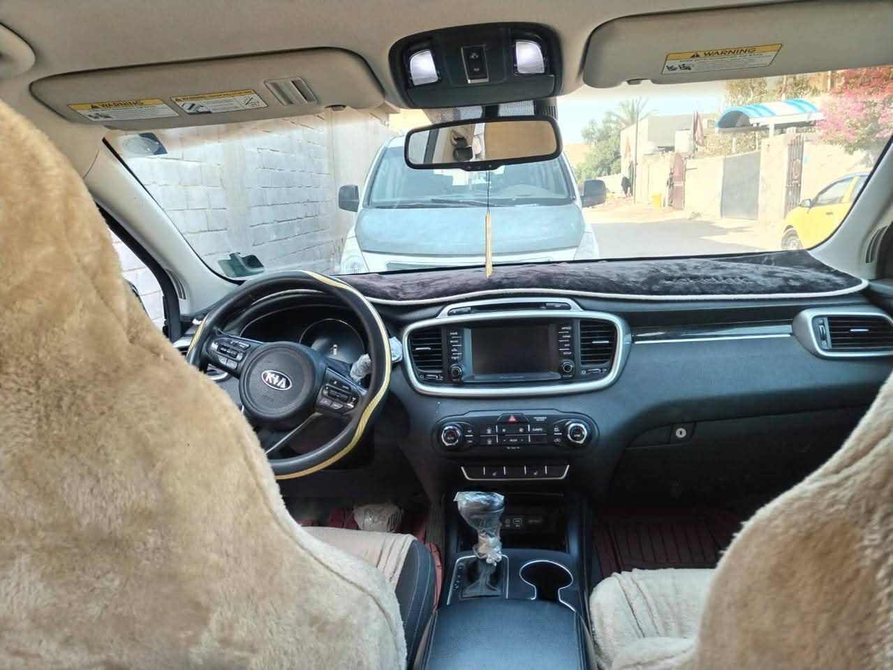 السلام عليكم سياره سورنتو وارد امريكي مديل 18 سياره تخم تاير جديد حداديه جديده تبريد جديد سياره احلا من صور دوشمه جلد شاشا جبيره سياره سويج مو بصمه مكينه 6 سلندر سياره بيهه جاملغ وبنيد وشبر باب سعر السياره 150 وبيهه مجال رقم الهاتف***********  مكان السياره بابل تصل وتدلل
