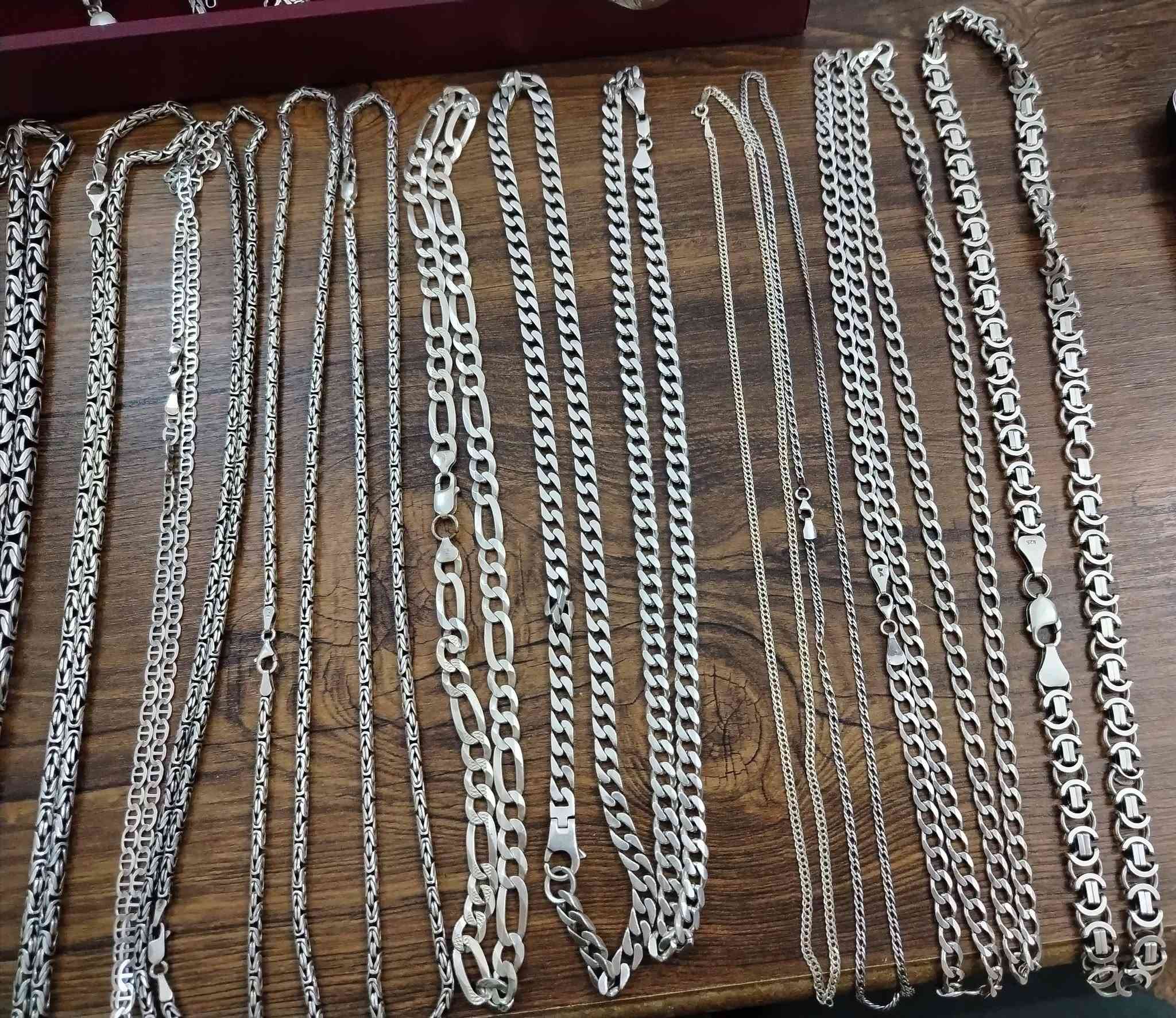 سلام عليكم فضه موديلات يطالي وفرعوني كلشي موجود فضه اصلي موجود جديد سعر الغرام ب 4 مكاني بلديات الشراي هذا رقمي ***********
