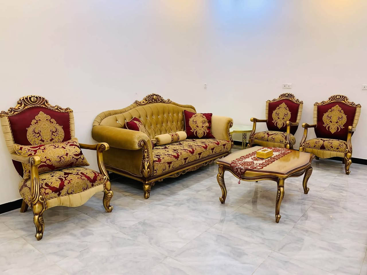 السلام عليكم تخم زان الأصلي للبيع العدد 10 مقاعد مع طبلة وسطيه السعر 900 وبي مجال الموقع واسط الصويره

***********

