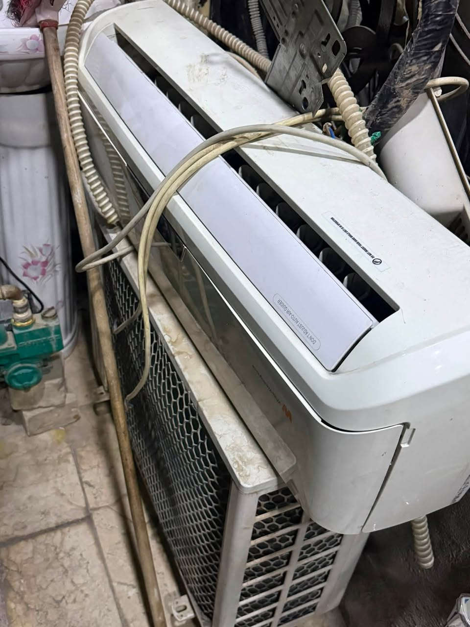 🚨🚨 للبيع سبلت White-Westinghouse (وايت ويستنجهاوس) 🔥  طن( 1) 🔥

✅ شغال 100% بدون أي مشاكل.
✅ تبريد قوي ❄️ وتدفئة ممتازة 🔥.
✅ لم يدخل صيانة نهائياً ولم يتم فتحه من قبل.
✅ نظيف وجاهز للتركيب والاستخدام.

💰 السعر: 175,000 دينار فقط
📌 يوجد مجال بسيط للجادين فقط

*********** بغداد الحرية دور نواب الضباط ✅
