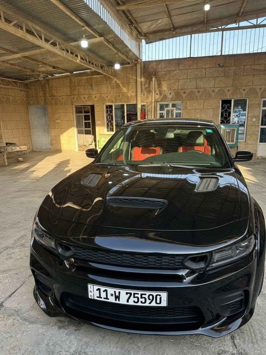 🔥 Dodge Charger Scat Pack Widebody 2022 للبيع 🔥
او مراوس 
إذا تدور على جارجر تجمع بين القوة، الهيبة، والفخامة… هاي السيارة تستاهل تشوفها 👌🏻

🚘 Charger Scat Pack Widebody
📅 موديل 2022
💨 محرك 6.4L HEMI V8
⚫ لون أسود
🔴 داخلية حمراء
🛣️ الممشى 24,000 ميل فقط
⚙️ قير أوتوماتيك 8 سرعات
💪 Widebody الأصلي
🔧 ستوك بالكامل

Scat Pack يعني تحصل على محرك الـ6.4 HEMI V8 المعروف بقوته وصوته وأدائه، والسيارة بعدها ستوك بدون تعديلات، وهذا الشي مناسب للي يريد سيارة على وضعها الأصلي.

والمميز بيها الممشى قليل جداً: 24 ألف ميل بالنسبة لموديل 2022.

باختصار:
🔥 Widebody
🔥 Scat Pack
🔥 6.4 HEMI V8
🔥 أسود × أحمر
🔥 24 ألف ميل
🔥 ستوك
🔥 موديل 2022
حادث جاملغ يسره بنيد و بيهه ملاحضات بسيطه 

سيارة للّي يعرف بالجارجر ويعرف قيمة الـScat 
💰 السعر: 288 وبيهه مجال 
📞 للاستفسار: ***********
