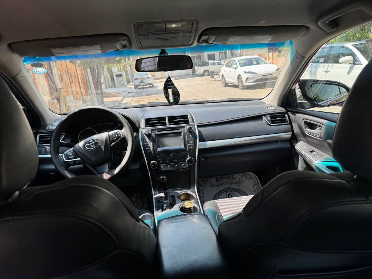 کامری مودیل ٢٠١٦ se لە داخل بونیەوە لای خۆمانە دەستی کەسی کەی نەکردوە سەیارەی مالە بە ناوی خۆشمانەوەیە گیرو مەکیەنی لوک لوکە نە سەرف نە بوخار نە کرانەوەی هەیە بە شەرتی ١٠٠ فیتەر تەبریدی سەلاجەیە سەنەویو ڕەقەمو هەمو شتیکی تازەیە ٥ پارچەی بۆیاخە زوربەیە لەسەر شوختو کال بونەوە کراوە ١ دینار مەسرەفی تیا نیە قفلی ١٠٥ گەلایە سلیمانی چوار چرا *********** السليمانية, العراق
