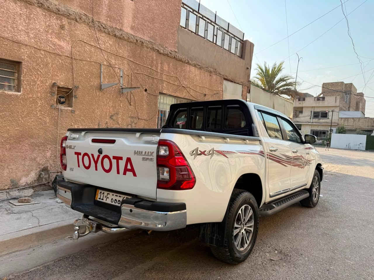 #تويوتا_هايلوكس 2024 للبيع (مكفولة) 🚙✨المواصفات والخصائص:النوع: تويوتا هايلوكس (خليجي - مواصفات سعودي).الموديل: 2024.
ماشيه 42 
الگير: أوتوماتيك.التشغيل: بصمة.الرقم: بغداد سنوية ابسمي الوضع العام: السيارة مكفولة كفالة عامة وسونار الفحص جاهز السيارة دوشمة كاملة السيارة جاهزة من كلشي المكان بغداد الكرخ للاستفسار 
رقم الهاتف ‭***********‬ ‭. ***********‬
