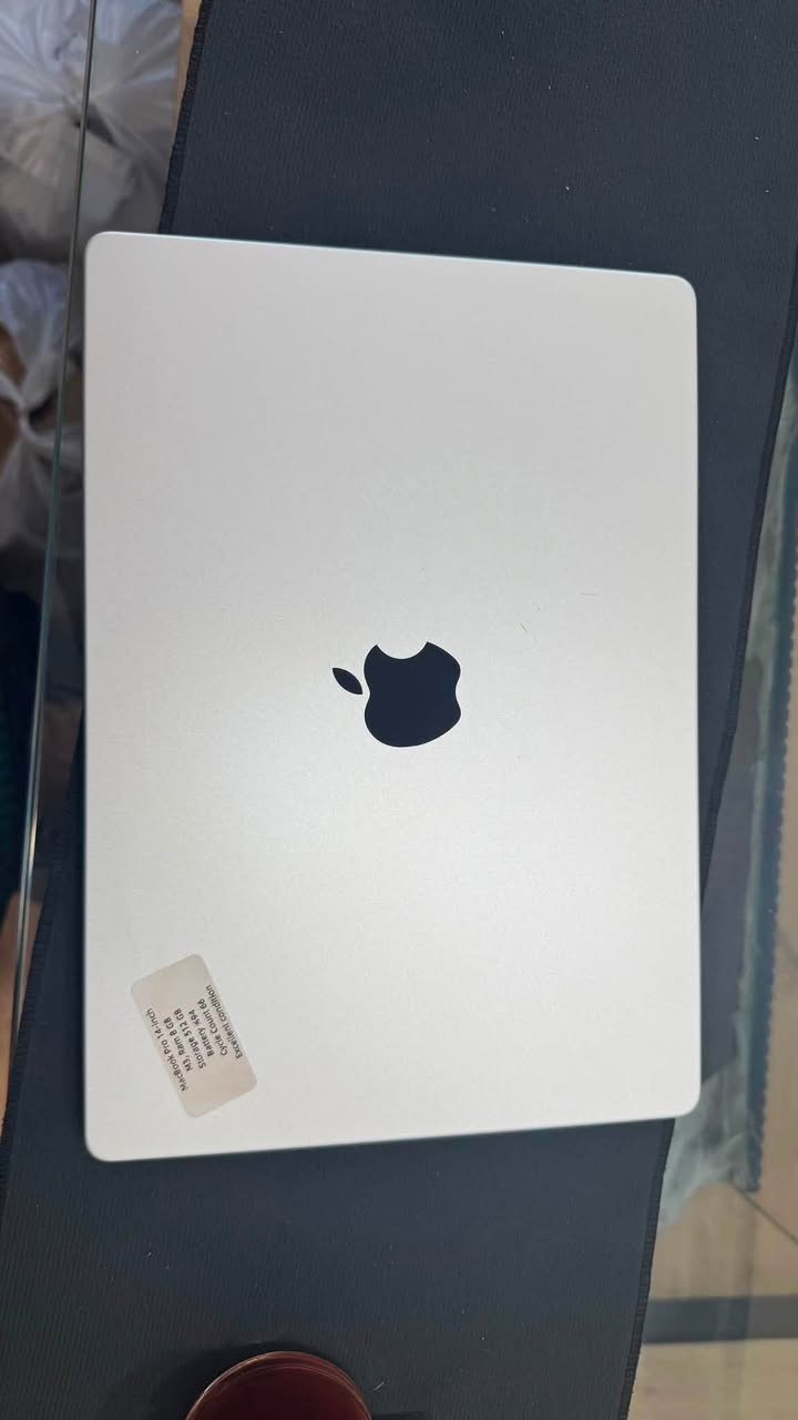 Macbook Pro M3 14-inch
M3, Ram 8 GB

Storage 512 GB

Battery %94

Cycle Count 66

Excellent condition

Price:1,550,000

***********
