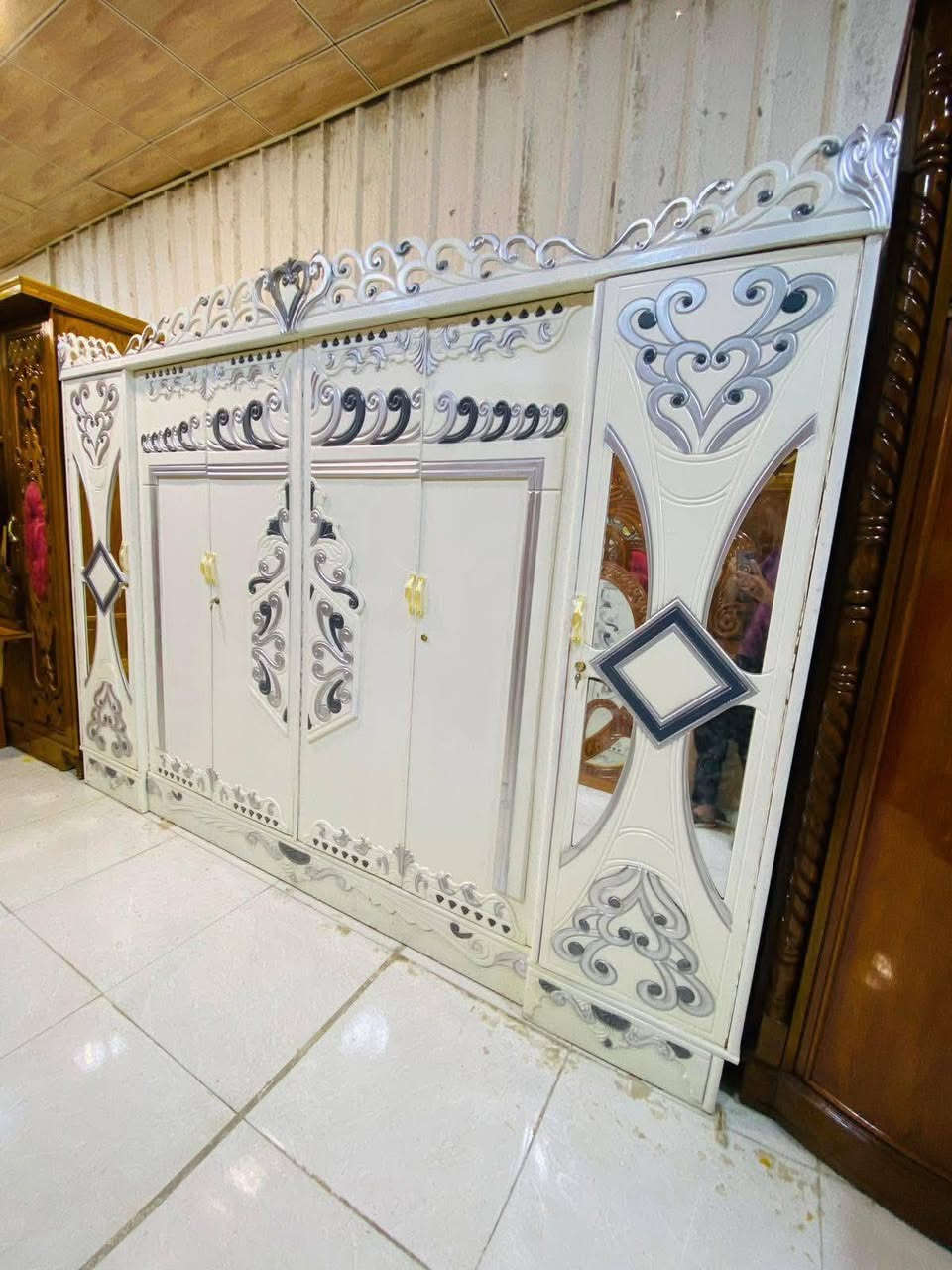 غرفه صاج تصميم تركي شغل وسط مستخدم نضيف سعر 750قفل مع الشد و نقل دخل بغداد مجاني و المحافظات بكروه الحجر واتساب فقط اخذو صوره و تفضل واتساب.‏‪***********‬‏
