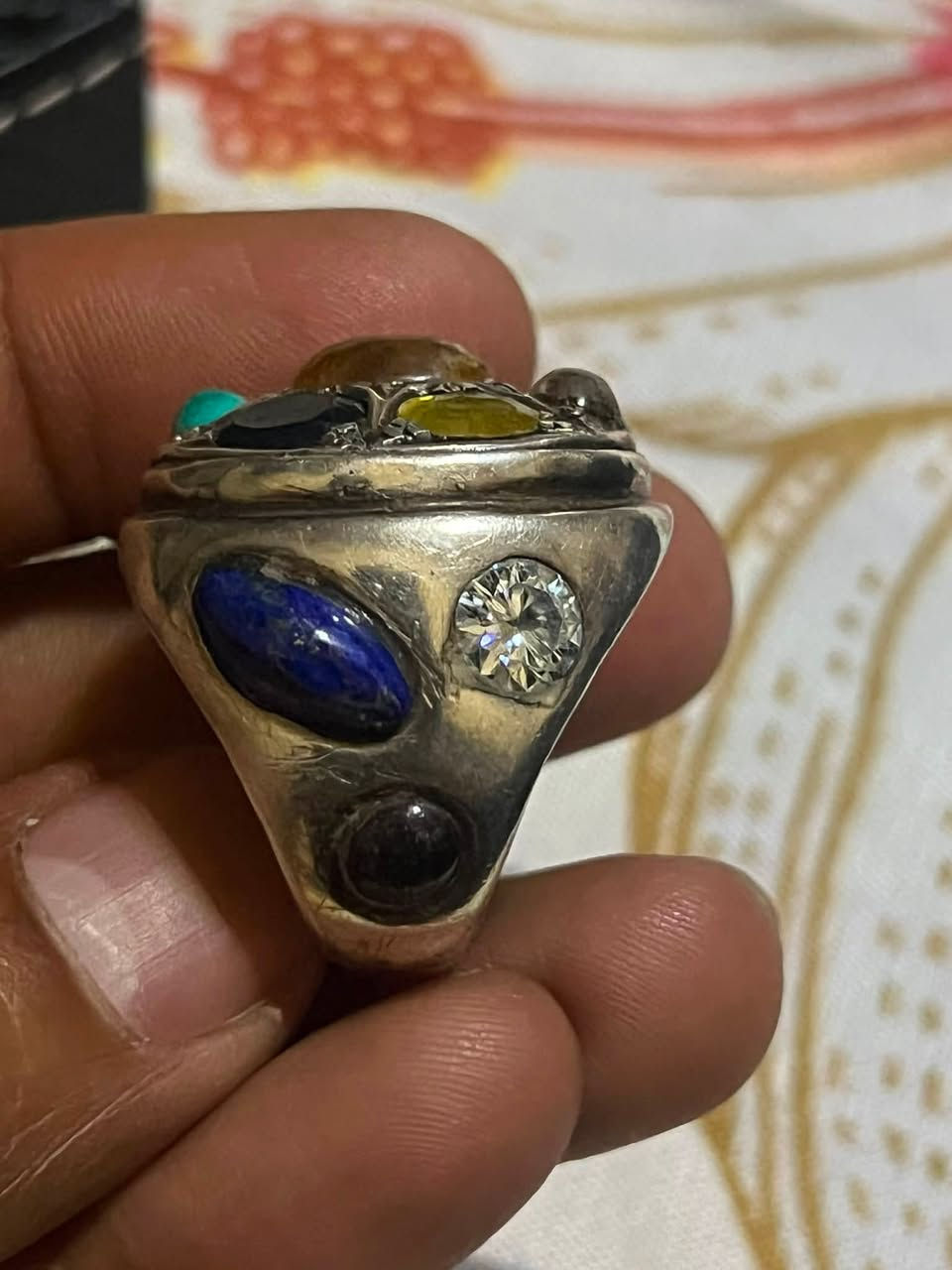 جامع للحجار الكريمة شرط اصلي 175 الف***********

