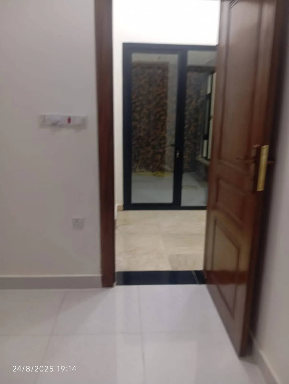 🏠 دار للبيع – منطقة ياسين خريبط / الزون الأول
📍 الموقع: منطقة ياسين خريبط – الزون الأول، قرب حدائق ياسين خريبط
📐 المساحة: 200 م²
🏢 طابقين
🛏️ 6 غرف نوم
🛋️ صالة
🍳 مطبخ
🚿 صحيات
🛋️ استقبال
🚗 كراج
🛣️ شارع رئيسي بعرض 20 متر
🪑 الدار تُباع مع الأثاث بالكامل
💰 السعر: 650 مليون
📞 للاستفسار والاتصال:
***********
***********
