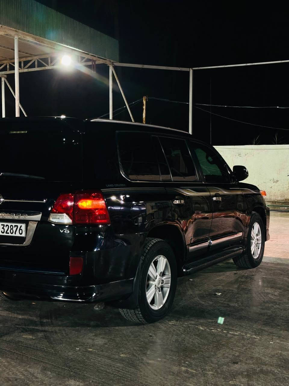 السلام عليكم اخوان
لاندكروز VXR موديل 2012 
محرك V8  5700
ماشية ١٦٦ كيلو
فتحة سقف ، كشن كهرباء ، مواصفاتها الباقية معروفة
بدون حادث بدون صبغ 
بيها شويه بارد بالجاملغ الامامي 
سنوية وهزة جديدة سويتها قبل اقل من شهر
مع كتاب تظليل من المرور ايظا جديد
بيها منظومة غاز ايطالية شديتها بالجديد
السيارة مابيها اي نقص واي تفاصيل اضافية تراسلني واتساب وتدلل
السعر ٣٢٥  
الرقم ***********
