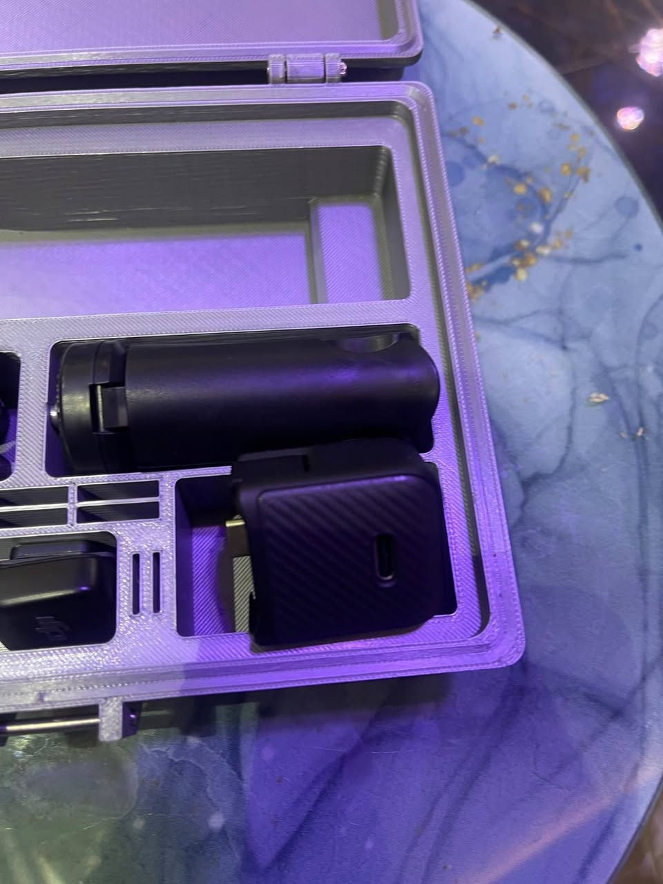 للبيع كاميرا dji بوكت 3
مع ملحقات + حقيبة اكرلك للحماية ضد الصدمات 
سعر 550 وبيها مجال حك جيتك مكانها ديوانية تواصل واتساب ***********
