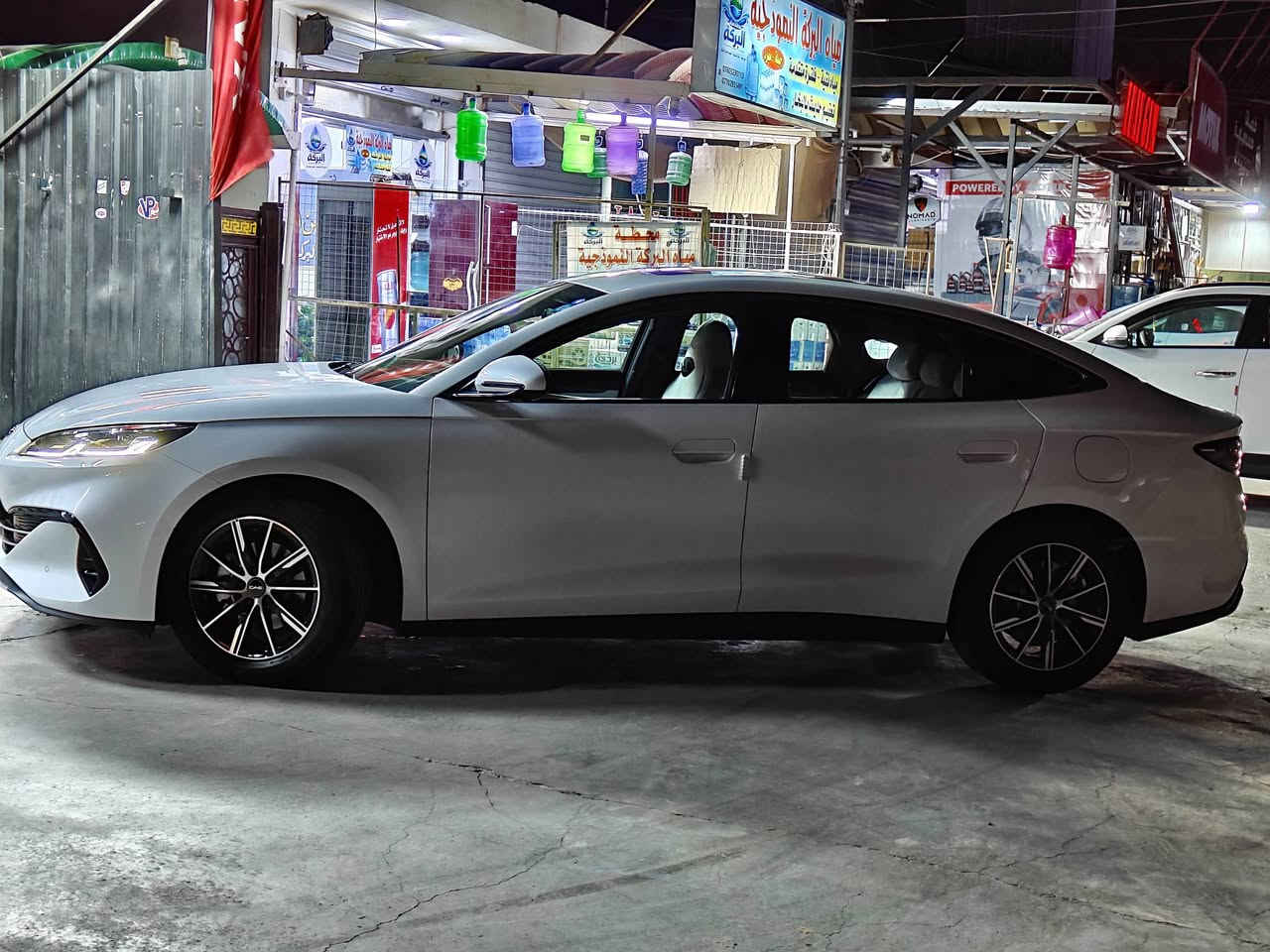 🚗 للبيع | BYD Seal 6 DMi موديل 2025
ماشية 21 الف فقط

المواصفات:
✅ تشغيل عن بُعد
✅ فتحة سقف بانورامية
✅ كرسي السائق كهربائي
✅ بطارية 120 كم (أكبر حجم)
✅ محرك DM-i (بنزين + كهرباء) اقتصادي جدًا
✅ 4 وضعيات قيادة
✅ إنارة LED أمامية وخلفية
✅ شعار BYD بإضاءة LED

🔹 ملاحظة: السيارة بيها بارد

📍 الموقع: بغداد
💰 السعر: 25 مليون قفل
رقم الهاتف: ***********

