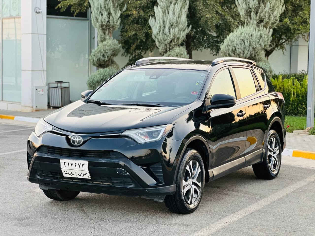 Toyota rav4 - 2018 LE 

مۆدێلی ٢٠١٨ مواسەفات LE 
سەیارەکە چەمەلەغی دوای سایەق و سنوق بۆیاخە بێ ئیرباگ پێشی کەپسە 
سەیارەکە لەسەر دەقی شەریکە ماوەتەوە و تەنها ٤٧ هەزار مایل رۆشتووە 
مواسەفات 
شاشە 
کامێرا 
راداری خەتی جادە 
گێر ئۆتۆماتیک و عادی 
مۆدەکانی لێخوڕین 
ئیکۆ - سپۆرت - نۆرمال 
سەیارەکە هەموو گیانی بەشەرتە 
سەنەوی بەسەر چوە بە شەرتی تەحویل و غرامە 

***********

سعر : 155$ و معامەلە Singapore
