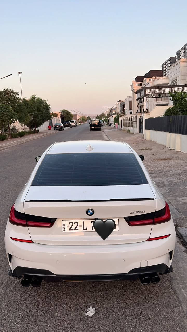 السلام عليكم
‏Bmw 2021 🇩🇪🇩🇪🇩🇪 330i
دبل كرسي كهرباء 
سيارة مواصفات لكجري 
محرك 4 سلندر توربو 

رقم اربيل  الجديد تحويل او وكالة بشرط 

🛑 سلايت 

🛑 بصمه تشغيل مع ابواب 

🛑 رادار امامي وخلفي وجانبي 

🛑 شاشه  ديجتل 

🛑 كشن جلد 

🛑 هاندبريك بصمه 

🛑 لد داخلي متعدد اللوان 
 
لايت ليزري متحرك ويا ستيرن 

وباقي مواصفات ال bmw المعروفه 
 
سيارة كت ام 
سياره جاهزه بدون اي مصرف
 مكينه كير بشرط بلادي
سعر 245 وبيها مجال بسيط
 السياره بدون قطرة صبغ كفاله عده الجاملغ الامامي مبدل بلادي وبيها اصبع تعديل براس البنيد بدون دواخل بشرط ايرباك ستيرن وبرده مرجع

مكان السياره اربيل 

***********
