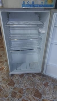 ثلاجة • للبيع