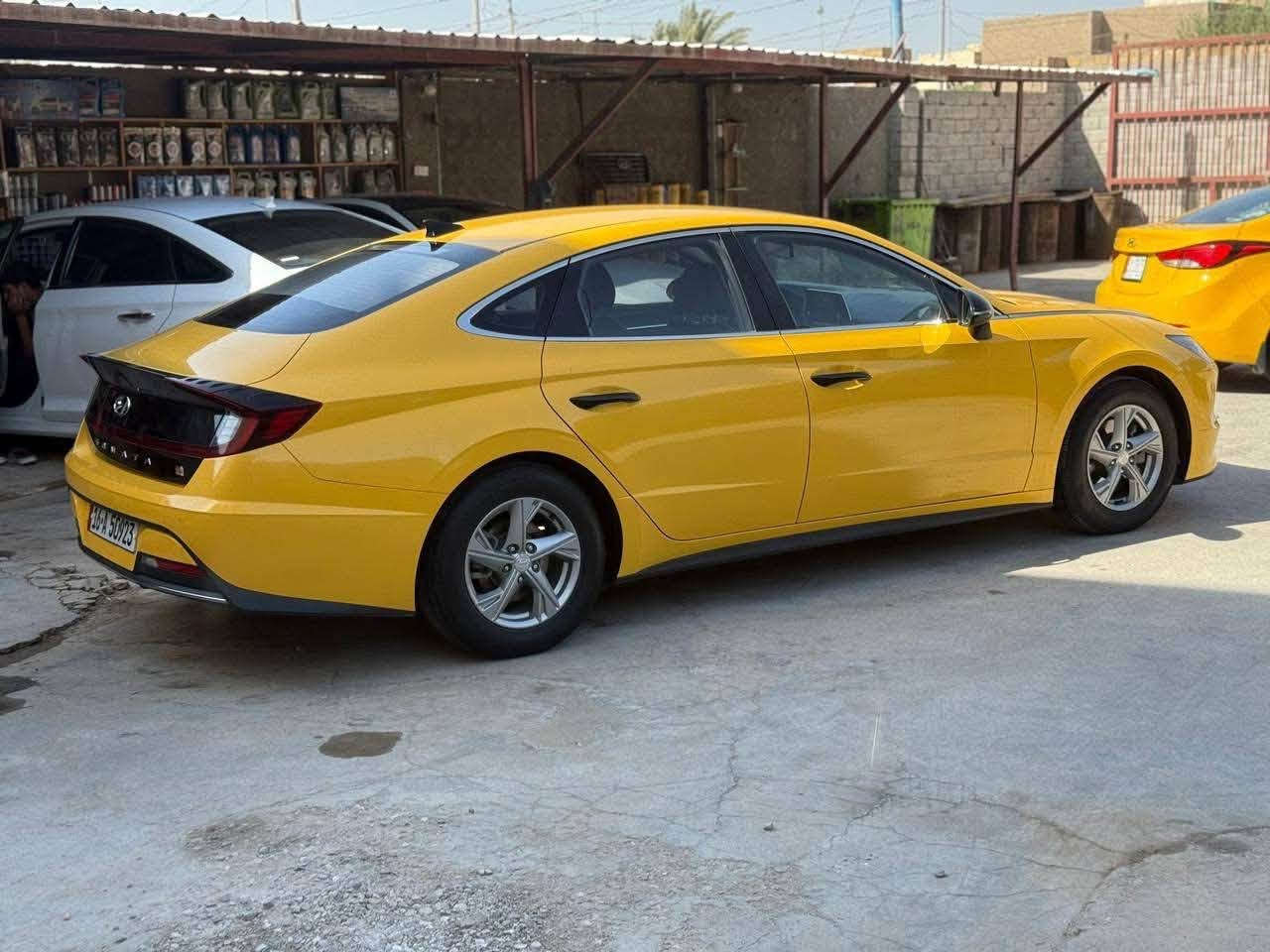 هونداي سوناتا كوري غاز موديل 22
السياره حلوه ماشيه 130 خطها مدينه عشار 
مكان السياره البصره قضاء المدينه 
رقم ***********
