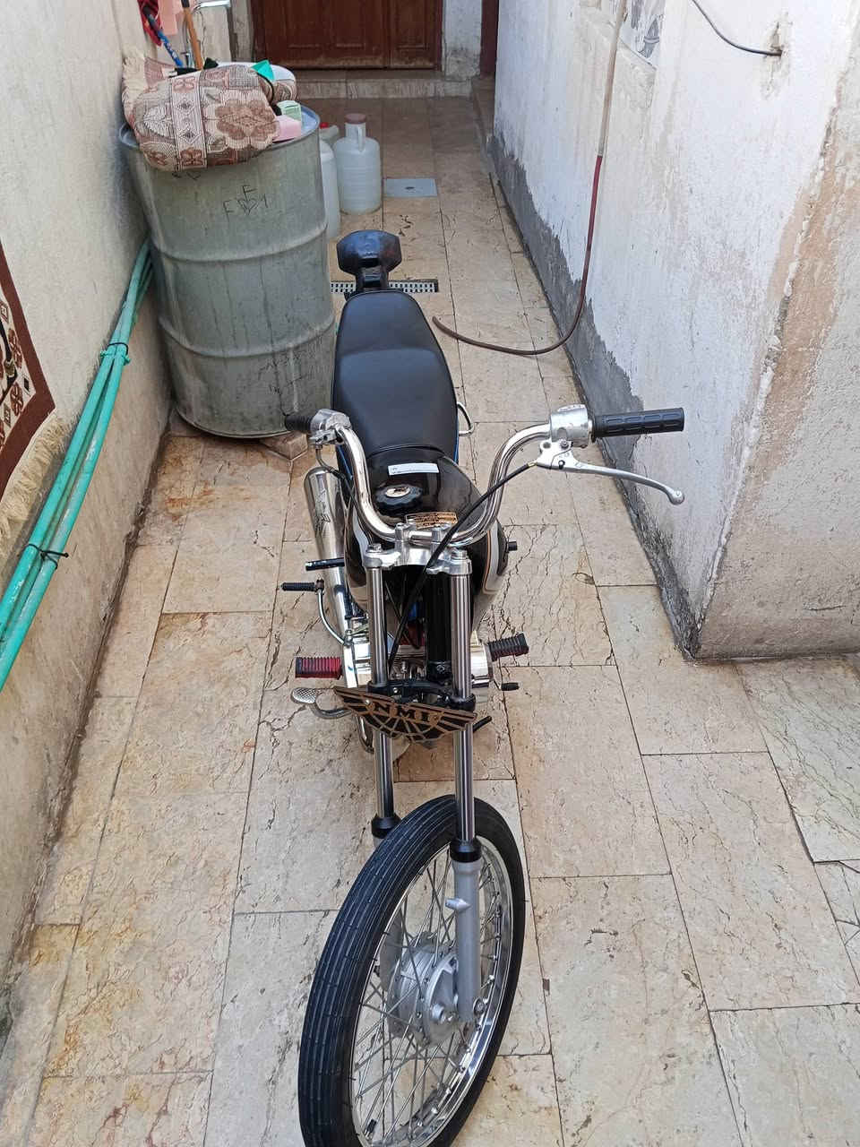 يالله دراجة للبيع كلك كلك تعمير جديد صارله 4اشهر مكينه برغي مامفتوح بيه كارتون شاصي نامه سبايدر طياري مكاني ناصريه مركز سعر600وبيه مجال قليل رقمي ***********
