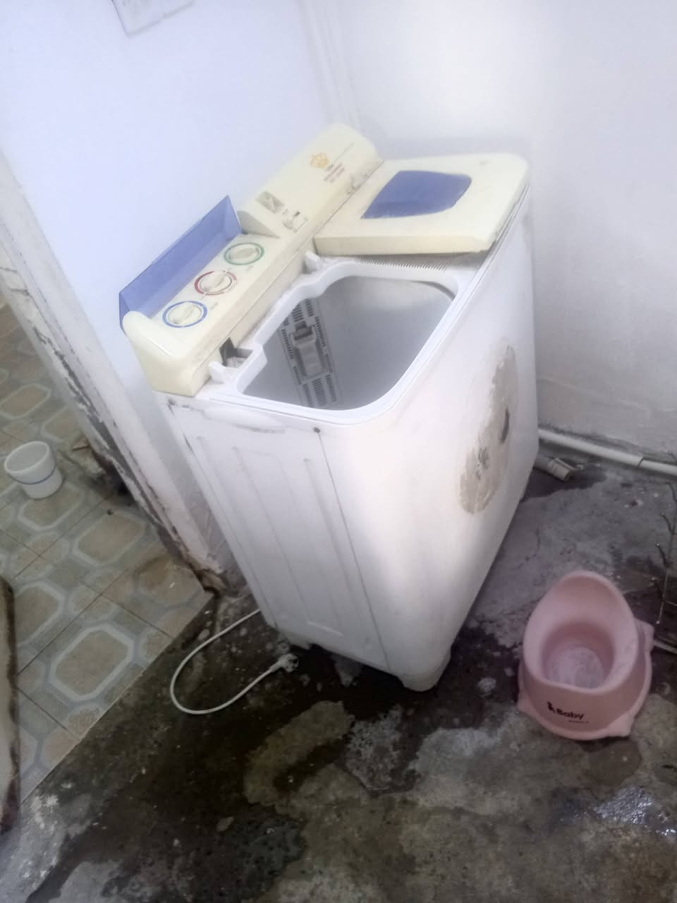 للبيع اغراض كاملة سعر ٥٠٠ دولار  وفي سكره زغيره
للتواصل ***********

ملاحظة : اللي حابب يشتري يشيل الاغراض كامل 

شاويس
