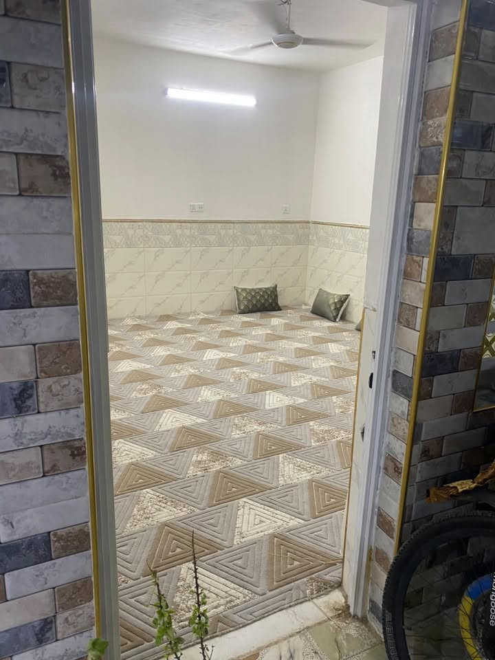 بيت للبيع مساحة ١٠٥ متر
واجهه ٦.٦٠متر
الطابق الأول (استقبال - مطبخ - حولي- غرفة - ترك)
الطابق الثاني (غرفة كبيرة)
شارع الغربي - سكلة حيدر التميمي قبل السجة 
سند ٢٥ 
للتواصل *********** رصيد او واتساب
