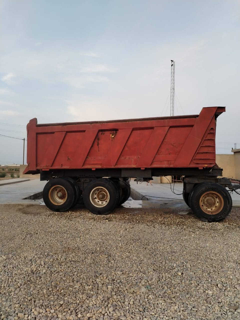 مقطوره للبيع بدي مايلر بيع مستعجل السعر ٦٥ وبيهة مجال عنوان واسط النعمانيه.
***********
